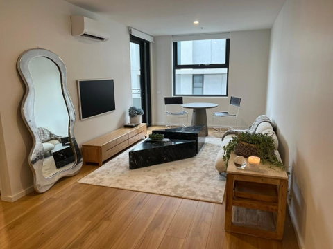 NEW BOUTIQUE 1bd Apt - Accommodation Melbourne 0