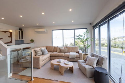 NEW Pleasant View Stays TORQUAY - Melbourne 4u 0