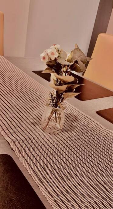 Newly Built Charming 4 BR House In Berwick Whole House - Accommodation Melbourne 1