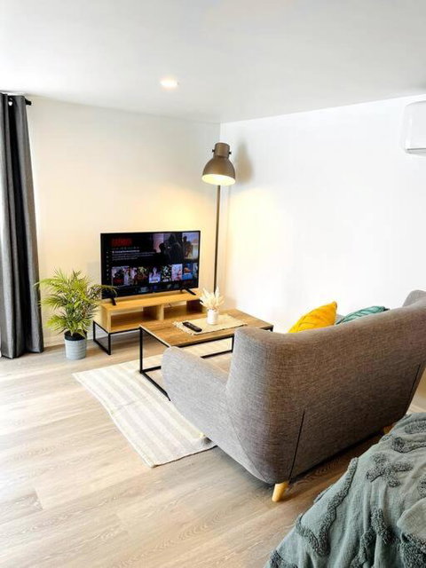Newly Renovated Contemporary Private Studio Near Hobart CBD And Airport - Accommodation Melbourne 3