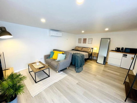 Newly Renovated Contemporary Private Studio Near Hobart CBD And Airport - Accommodation Melbourne 0