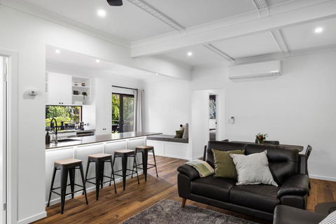 New Modern 2 Bedroom Mountain Retreat Escape - Accommodation Melbourne 3