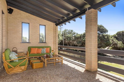 Ocean Close - Spacious Beach House - Accommodation Melbourne 2