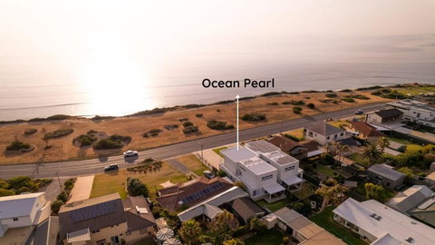 Ocean Pearl, Entire Home On The Esplanade - Accommodation Melbourne 2