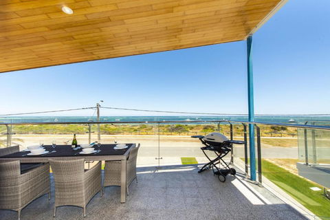 Ocean Sunset - Luxury Apartment With Ocean Views - Accommodation Melbourne 1