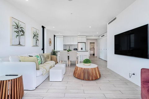 OPUS Apartment - Beach At Your Doorstep Short Walk To Light Rail - Melbourne 4u 2