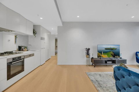Ocean View 2BR Oasis With Resort Style Living - Accommodation Melbourne 1