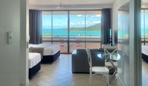 Ocean View 33A Studio Pool Ocean View WIFI - Accommodation Melbourne 0