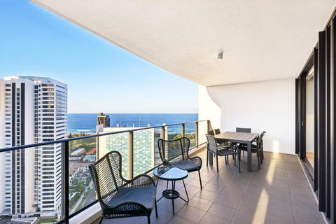 Ocean View 3-Bed With Gym, Pool, Sauna & Parking - Accommodation Melbourne 1
