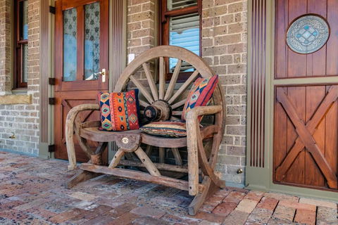 Old Bank Boutique Hotel - Accommodation Melbourne 3