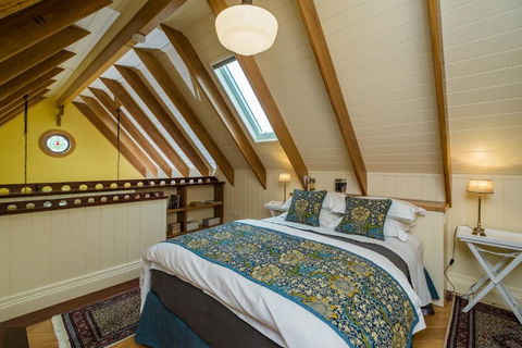 Old Bank Boutique Hotel - Accommodation Melbourne 1