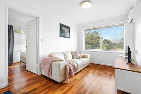 Opposite Rippon Lea Estate - Accommodation Melbourne 0
