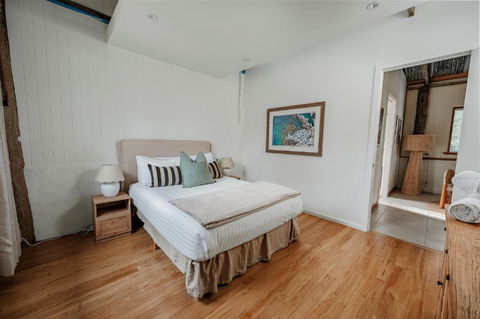 Orchard Cottage - Quiet Farm Escape - Accommodation Melbourne 1