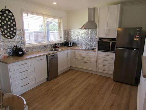 Our Little Beach House - Melbourne 4u 1