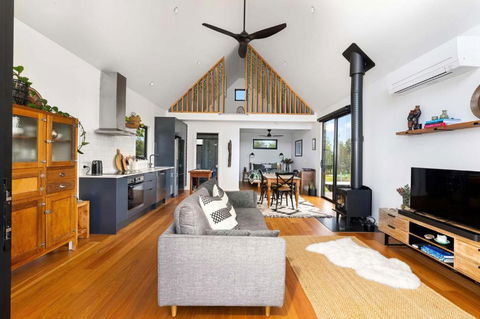 Ovata - Country To Coast - Melbourne 4u 2