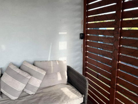 One Bedroom CBD Unit, Walk To Beaches & Cafes - Accommodation Melbourne 3