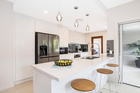 Park Avenue Luxe Townhouse Brand New Sleeps 9 - Accommodation Melbourne 3