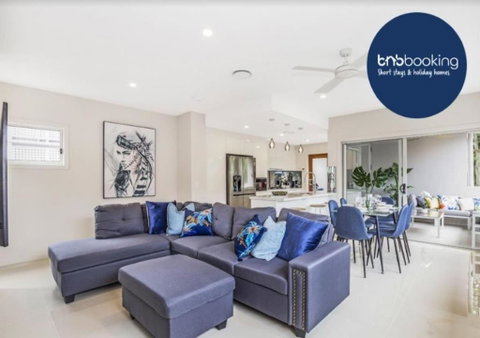 Park Avenue Luxe Townhouse Brand New Sleeps 9 - Accommodation Melbourne 0