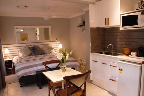 Paperbark Bed & Breakfast - Accommodation Melbourne 3