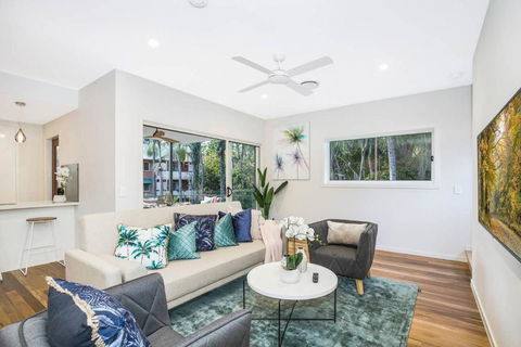 Park Avenue Townhouse Retreat Brisbane Sleeps 10 - Accommodation Melbourne 3