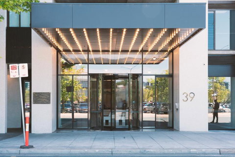 Patio Mt View 1BR Apt In CBD Near ANU And Museum With Free Parking And WiFi - Accommodation Melbourne 0