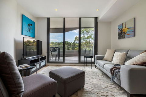 Peaceful 2 Bedroom Unit With Free Parking - Accommodation Melbourne 0