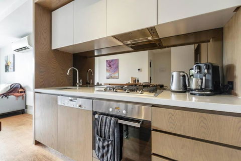 Peaceful 2 Bedroom Unit With Free Parking - Accommodation Melbourne 1