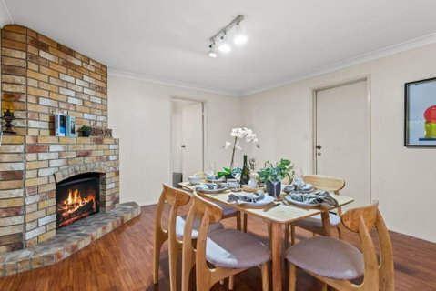 Peaceful 4BR At Sunnybank CBD With 2Parking Yard And Mall - Accommodation Melbourne 0