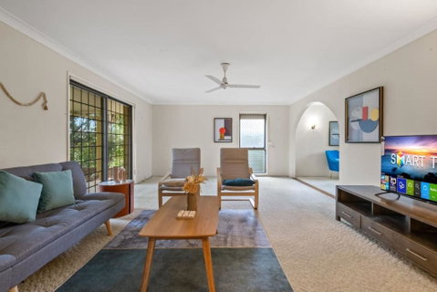 Peaceful 4BR At Sunnybank CBD With 2Parking Yard And Mall - Accommodation Melbourne 1