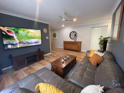 Peaceful Brand New Holiday House In North Lakes - Melbourne 4u 2