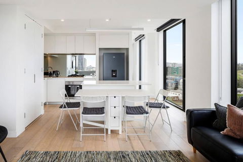 Perfect Haven In Spring Hill 2B1B And Parking - Melbourne 4u 1