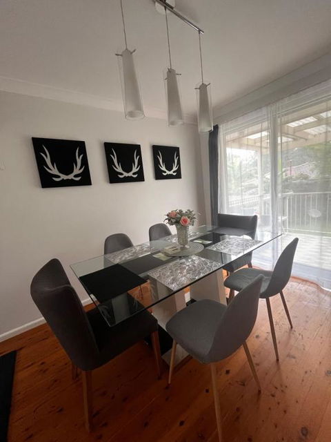 Perfectly Located House With A Big Backyard. - Accommodation Melbourne 3