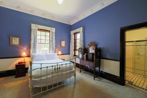 Petersons Armidale Winery And Guesthouse - Accommodation Melbourne 2