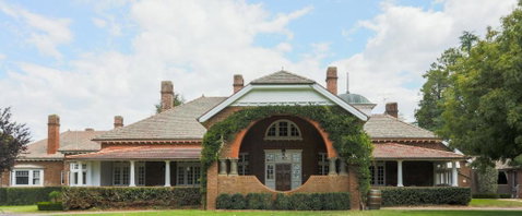 Petersons Armidale Winery And Guesthouse - Accommodation Melbourne 0