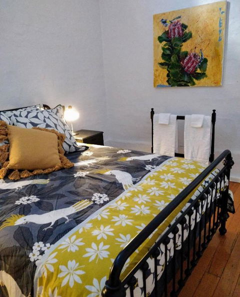 Pips On Mitchell - Beautiful Historic Apartment - Accommodation Melbourne 0