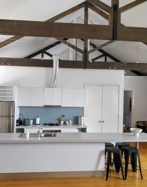 Pips On Mitchell - Beautiful Historic Apartment - Accommodation Melbourne 3