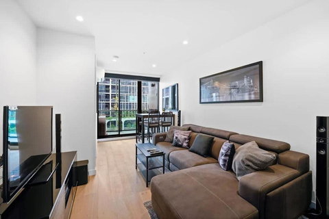 PM Residences - Modern Luxury 2BR Apt W Parking - Accommodation Melbourne 1