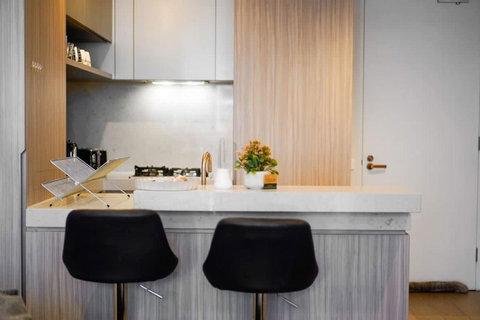PM Residences - Modern Luxury 2BR Apt W Parking - Accommodation Melbourne 2