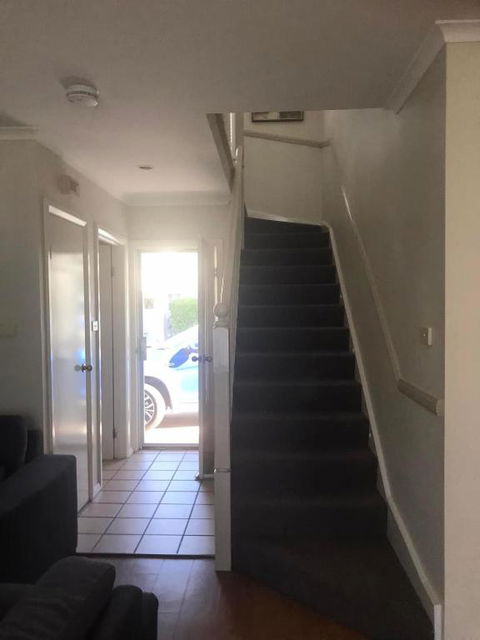 Poppies Lakeview Terrace - 2 Bedroom - Accommodation Melbourne 2