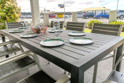Port Vincent Seaside Apartments - Apartment 2 - Accommodation Melbourne 0