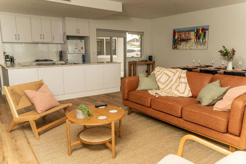 Port Vincent Seaside Apartments - Apartment 2 - Accommodation Melbourne 3