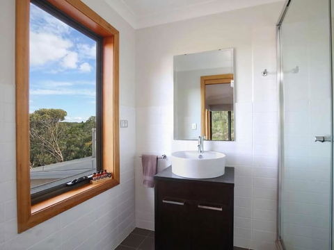 Postcards From The Edge - Accommodation Melbourne 3