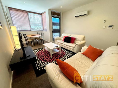 Pretty Penthouse - Close To ANU - Accommodation Melbourne 1