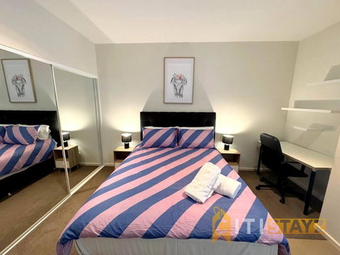 Pretty Penthouse - Close To ANU - Accommodation Melbourne 3