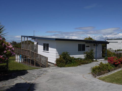 Prime Location - Totally Refurbished - Accommodation Melbourne 0