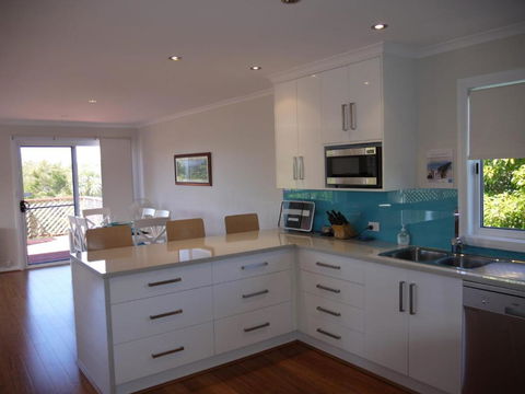 Prime Location - Totally Refurbished - Accommodation Melbourne 1