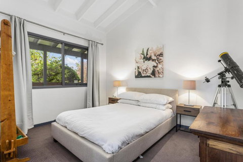 Pristine Mountain Retreat With Expansive Views - Accommodation Melbourne 2