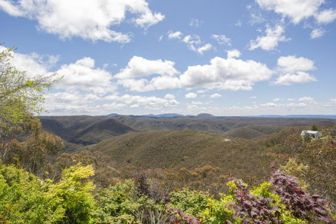 Pristine Mountain Retreat With Expansive Views - Accommodation Melbourne 1