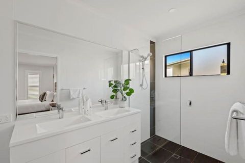 Private Mudjimba Beach Abode - Accommodation Melbourne 0