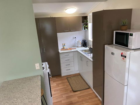 Private Guesthouse - Pet Friendly - Walk To Beach - Accommodation Melbourne 1